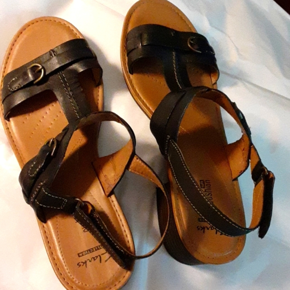 Clark's Black leather sandal size 11 M.